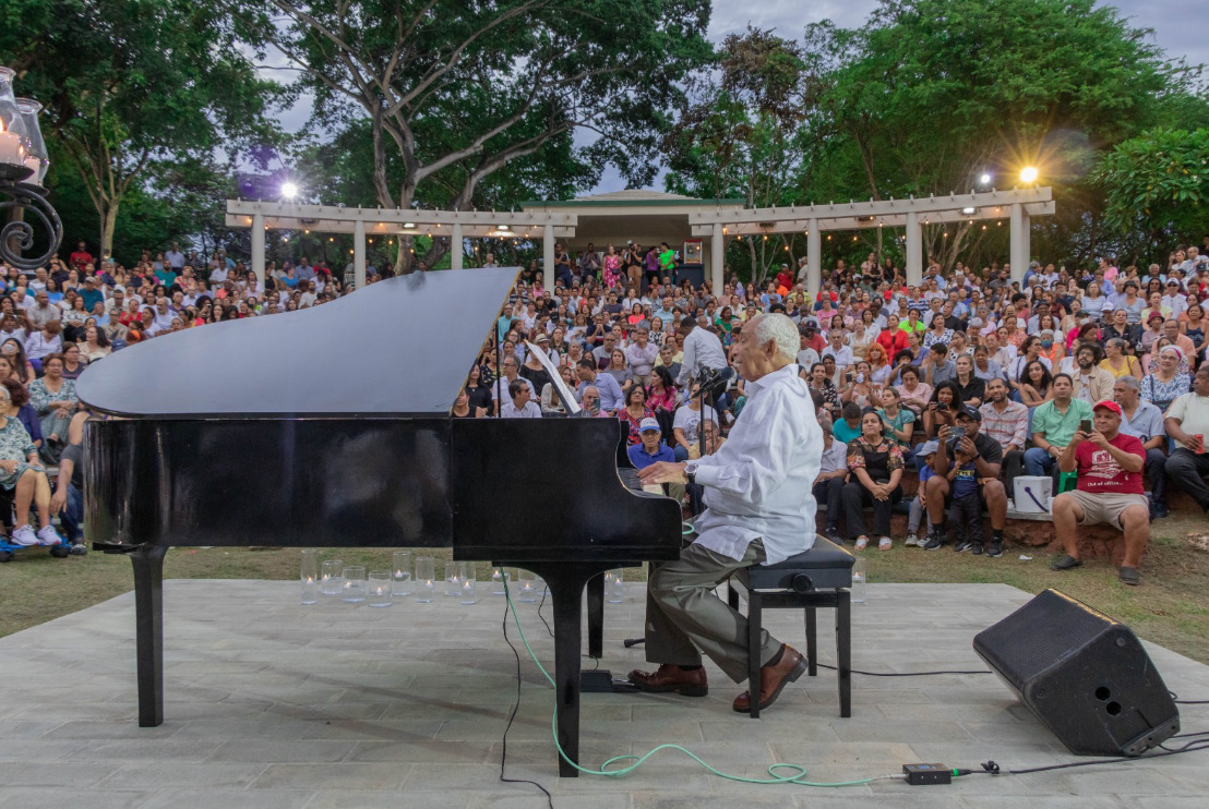 Rafael Solano Llena de Magia el parque Las Praderas con su 